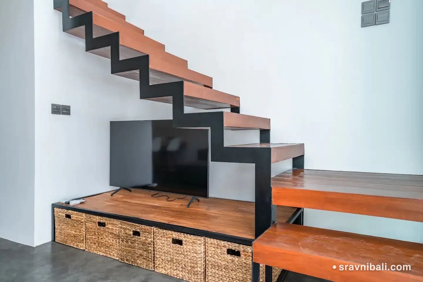 Современный лофт для двоих в Бераве: приватный бассейн, Smart TV и кухня — фото 3